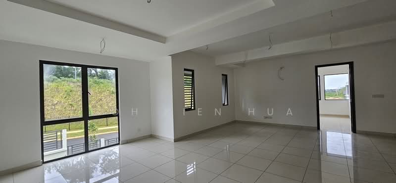 Semi-Detached House for Rent in Amverton Hills (Sungai Buloh) - Goh Kien Hua - Living Room - PropertyGuru.com.my