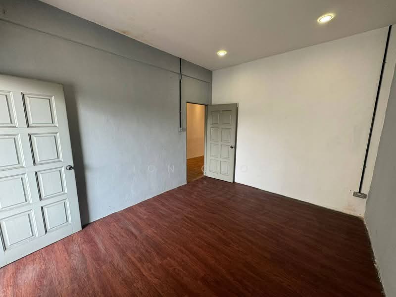 Shop for Sale in Taman Tasek (Johor Bahru) - Fion Choo - Interior - PropertyGuru.com.my