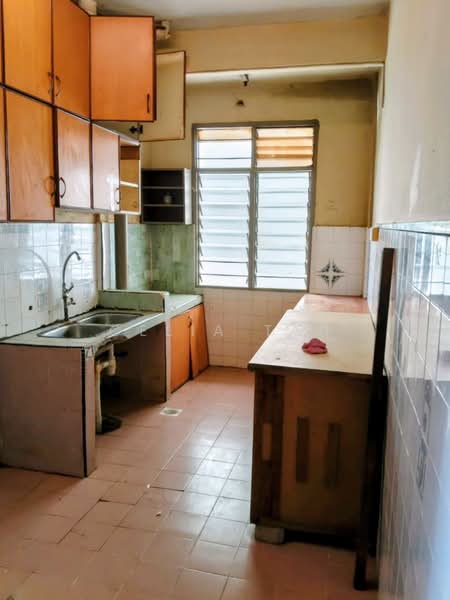 Subang Perdana Goodyear Court 7 untuk Untuk Dijual - RM 318,000, Mac 2026 - Kitchen - PropertyGuru.com.my