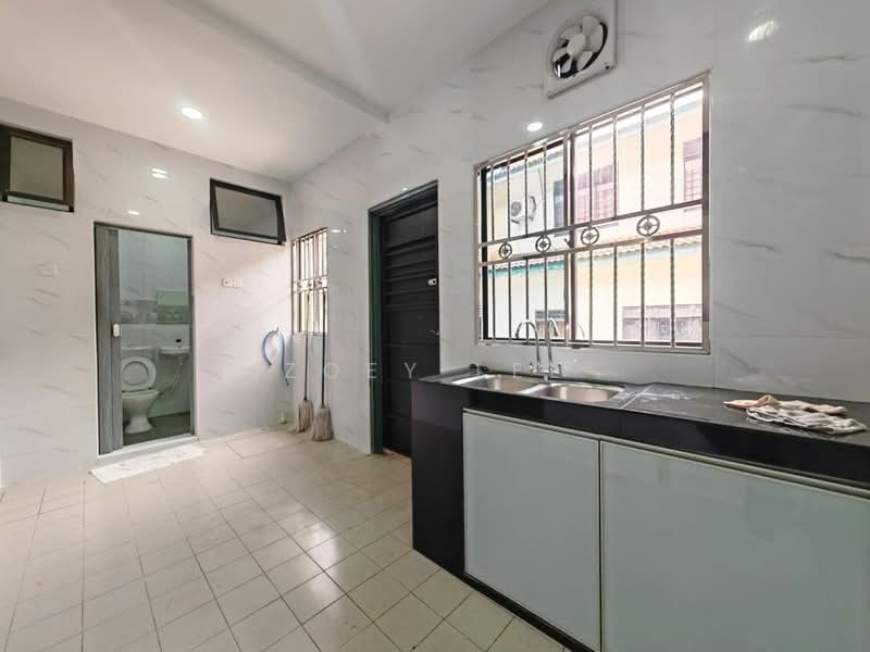 2-storey Terraced House for Sale in Taman Jaya Mas (Skudai) - Zoey Lee - Kitchen - PropertyGuru.com.my