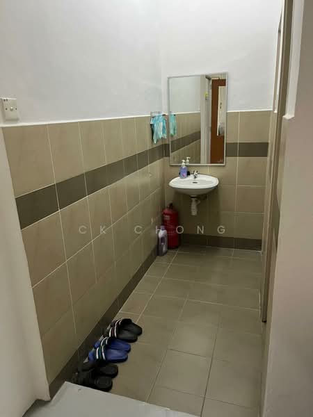 Retail Office for Rent in Bukit Jalil (Kuala Lumpur) - CK Chong - Bathroom - PropertyGuru.com.my