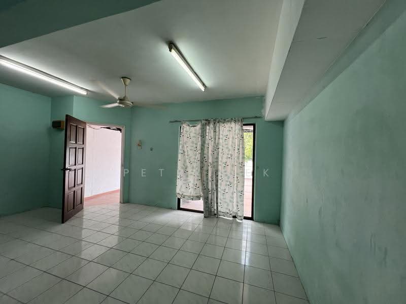 Rumah Teres 2-Tingkat untuk Dijual di Cheras (Selangor) - Peter Sek - Living Room - PropertyGuru.com.my