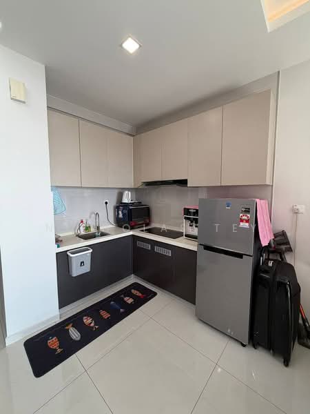 Condominium for Sale at Bay Point @ Country Garden Danga Bay - Nicholas Tey - Kitchen - PropertyGuru.com.my