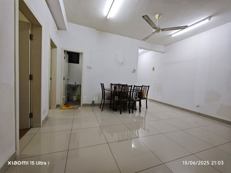 Service Residence for Sale at Utropolis Suites 1 - Esther Ong - Dining Room - PropertyGuru.com.my