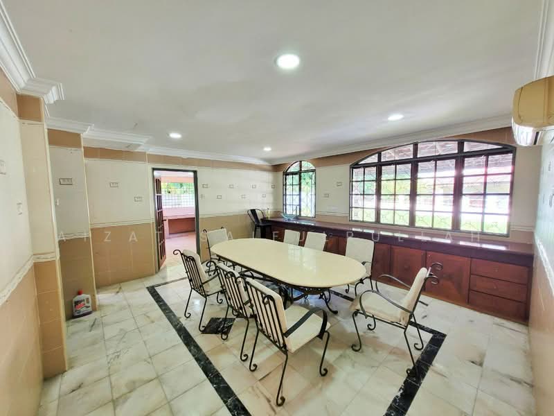 Rumah Banglo untuk Dijual di Seksyen 6 (Kota Damansara) - Aizat Saifulrullah - Dining Room - PropertyGuru.com.my