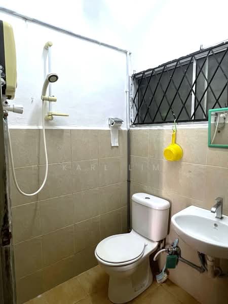 Taman Kolam Air JB Town untuk Untuk Dijual - RM 780,000, Mac 2026 - Bathroom - PropertyGuru.com.my