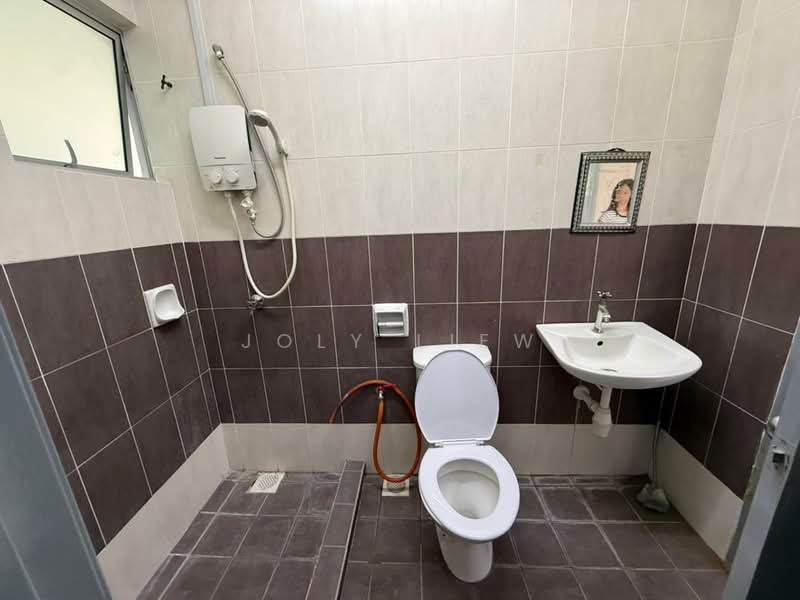 2-storey Terraced House for Rent in Bandar Sungai Long (Selangor) - Joly Liew - Bathroom - PropertyGuru.com.my