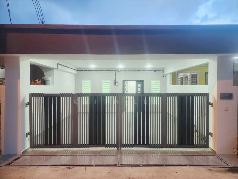 1-storey Terraced House for Sale in Taman Paling Jaya (Semenyih) - Keith Lee - Exterior - PropertyGuru.com.my