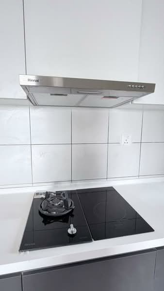 Service Residence for Sale at E Island Lake Haven - Wynn Ng - Kitchen - PropertyGuru.com.my