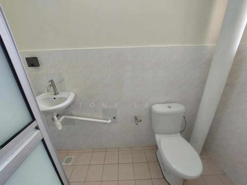Apartment for Sale at Teratai Mewah Condominium - Tony Lau - Bathroom - PropertyGuru.com.my