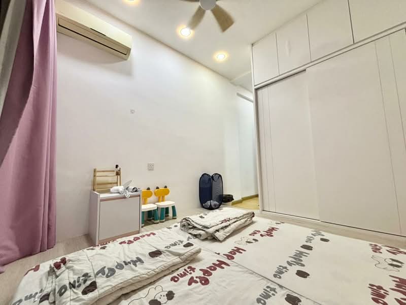 Condominium for Rent at Amberside @ Country Garden Danga Bay - Ryan Eo - Bedroom - PropertyGuru.com.my