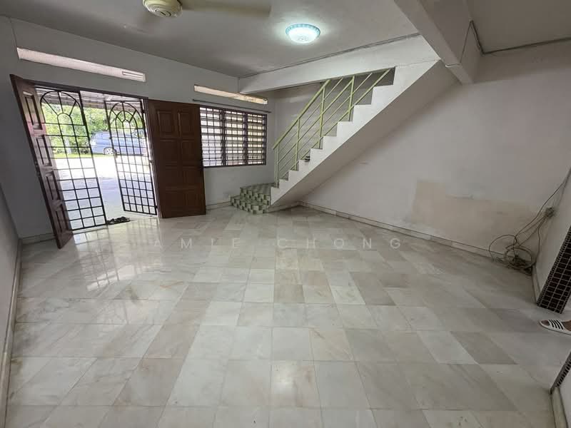 Gunung Rapat Double Storey Terrace House Fully Extended For Sale untuk Untuk Dijual - RM 220,000, Mac 2026 - Entrance - PropertyGuru.com.my