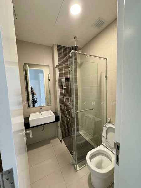 Servis Apartment untuk Disewa di The Sentral Suites - Ronald Khoo - Bathroom - PropertyGuru.com.my