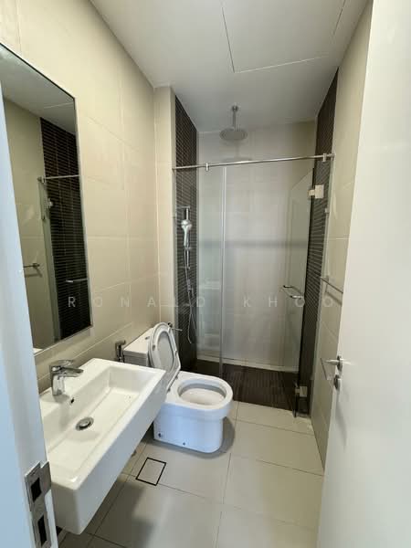 Servis Apartment untuk Disewa di The Sentral Suites - Ronald Khoo - Bathroom - PropertyGuru.com.my