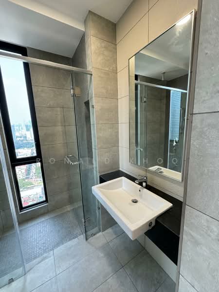 Servis Apartment untuk Disewa di The Sentral Suites - Ronald Khoo - Bathroom - PropertyGuru.com.my