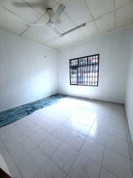 1-storey Terraced House for Sale in Taman Bestari Indah (Ulu Tiram) - Karl Lim - Interior - PropertyGuru.com.my