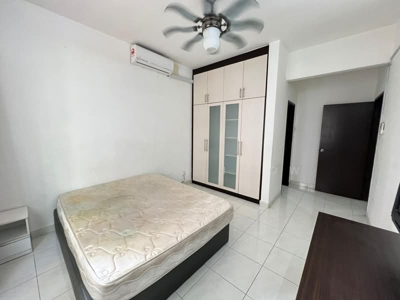 Apartment for Sale at Bayu Puteri 3 - Wan Shen Low - Bedroom - PropertyGuru.com.my