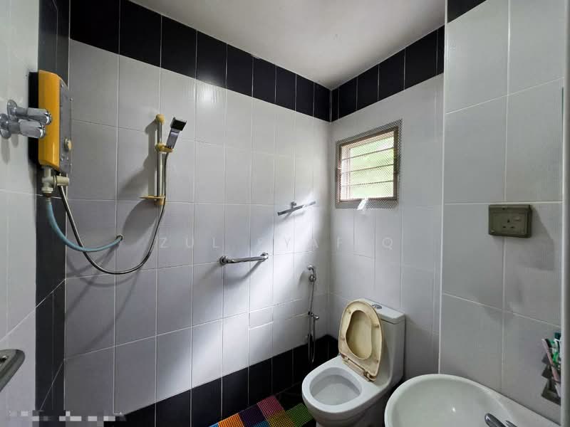 Bungalow for Sale in Kampung Sungai Pelong (Sungai Buloh) - Zul Syafiq - Bathroom - PropertyGuru.com.my