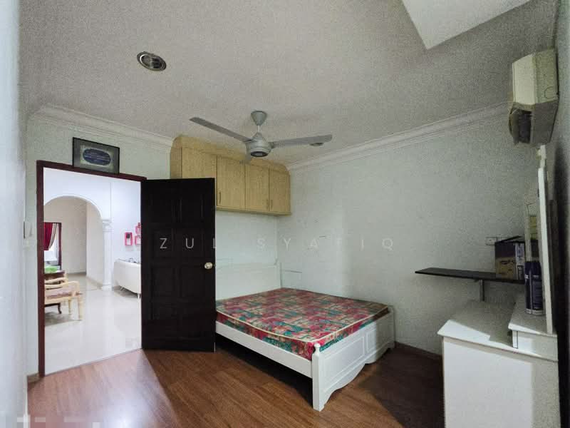 Bungalow for Sale in Kampung Sungai Pelong (Sungai Buloh) - Zul Syafiq - Bedroom - PropertyGuru.com.my