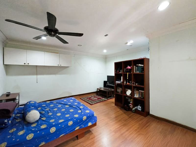 Bungalow for Sale in Kampung Sungai Pelong (Sungai Buloh) - Zul Syafiq - Bedroom - PropertyGuru.com.my