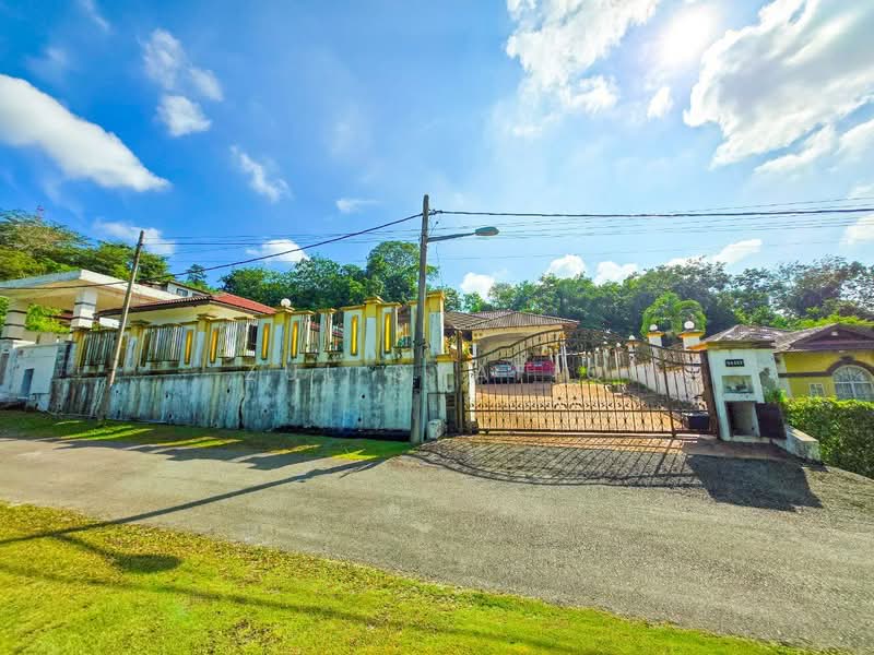 Bungalow for Sale in Kampung Sungai Pelong (Sungai Buloh) - Zul Syafiq - Exterior - PropertyGuru.com.my