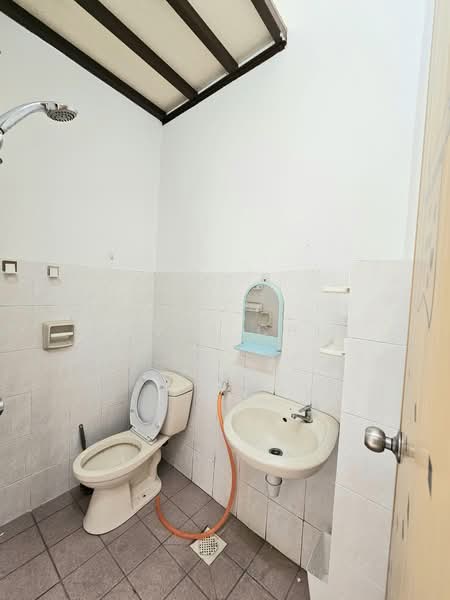TAMAN PUCHONG UTAMA untuk Untuk Dijual - RM 578,000, Mac 2026 - Bathroom - PropertyGuru.com.my
