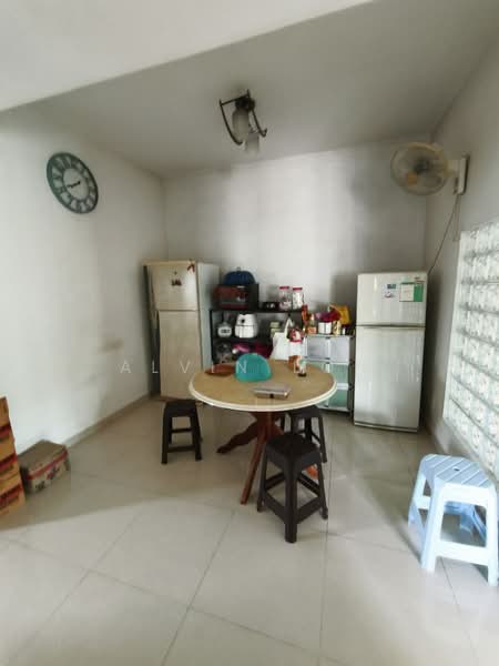 2-storey Terraced House for Sale in Bandar Putra Permai (Seri Kembangan) - Alvin Loh - Kitchen - PropertyGuru.com.my
