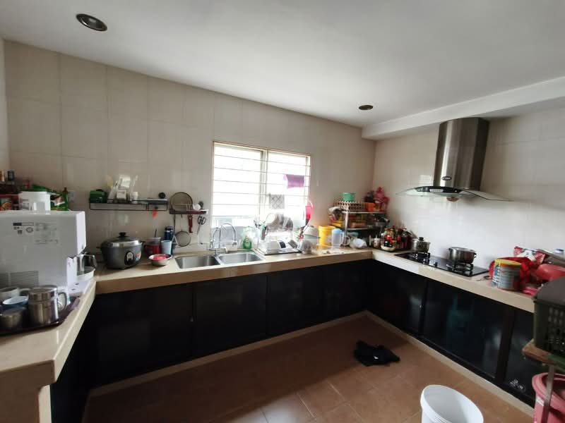 2-storey Terraced House for Sale in Bandar Putra Permai (Seri Kembangan) - Alvin Loh - Kitchen - PropertyGuru.com.my