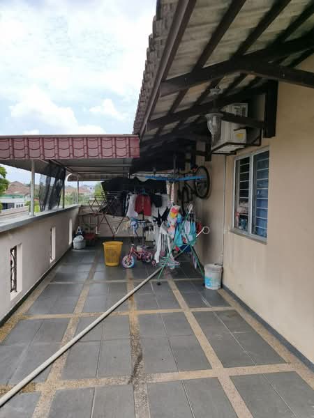 2-storey Terraced House for Sale in Bandar Putra Permai (Seri Kembangan) - Alvin Loh - Balcony - PropertyGuru.com.my
