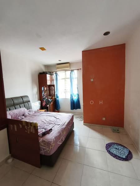 2-storey Terraced House for Sale in Bandar Putra Permai (Seri Kembangan) - Alvin Loh - Bedroom - PropertyGuru.com.my