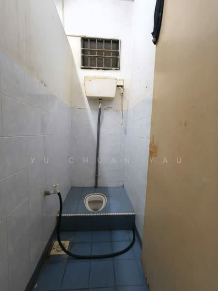 1-storey Terraced House for Sale in Taman Seri Rambai (Bukit Rambai) - Yu Chuan Yau - Bathroom - PropertyGuru.com.my