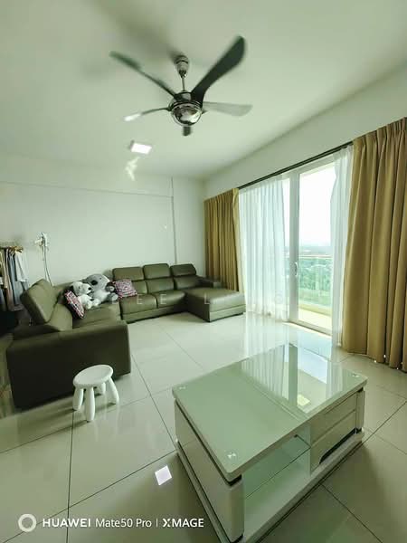 Berjaya Condominium untuk Untuk Disewa - RM 2,000 /bulan, Mac 2026 - Living Room - PropertyGuru.com.my