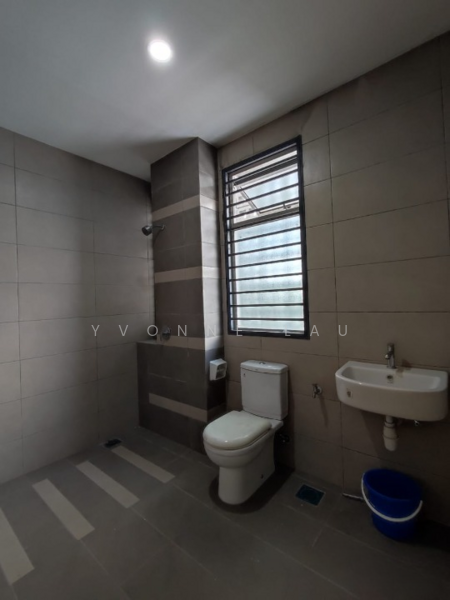 2-storey Terraced House for Rent in Kota Kemuning (Shah Alam) - Yvonne Lau - Master Bathroom - PropertyGuru.com.my