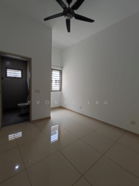 2-storey Terraced House for Rent in Kota Kemuning (Shah Alam) - Yvonne Lau - Downstair Room - PropertyGuru.com.my