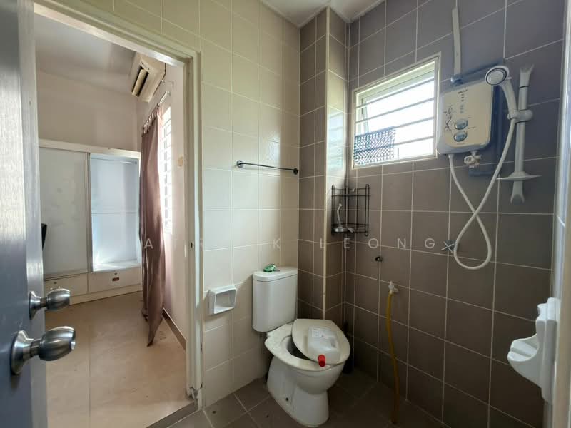 2-storey Terraced House for Sale in Kota Emerald (Rawang) - Patrick Leong - Bathroom - PropertyGuru.com.my
