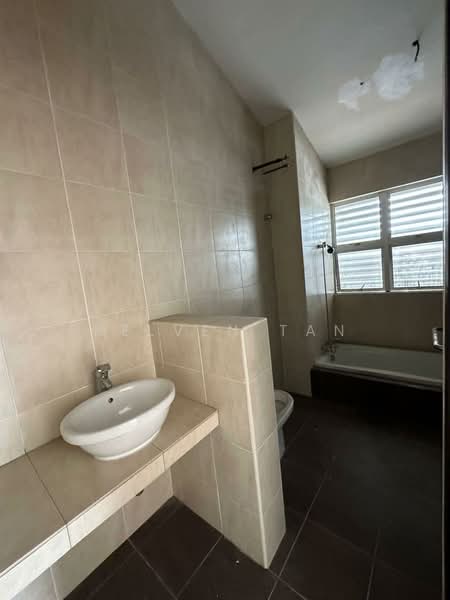Semi-Detached House for Sale in Kuchai Lama (Kuala Lumpur) - Kelven Tan - Bathroom - PropertyGuru.com.my