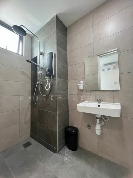 Service Residence for Sale at AraTre' Residences - Hailey Leong - Bathroom - PropertyGuru.com.my