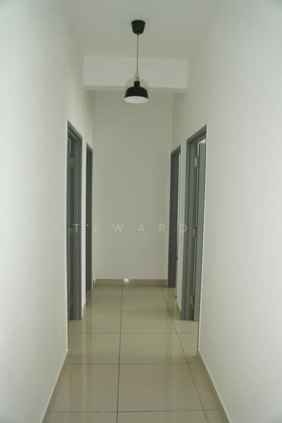Service Residence for Rent at Meridin Bayvue @ Sierra Perdana - Steward . - Corridor - PropertyGuru.com.my