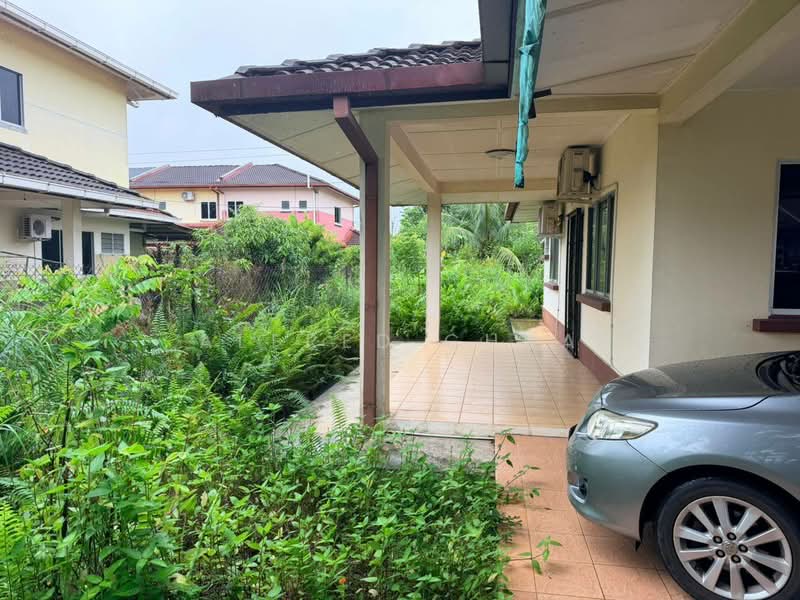 2-storey Terraced House for Sale in Stakan Jaya (Samarahan) - Alfred Chua - Exterior - PropertyGuru.com.my