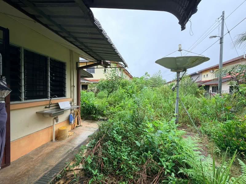 2-storey Terraced House for Sale in Stakan Jaya (Samarahan) - Alfred Chua - Exterior - PropertyGuru.com.my