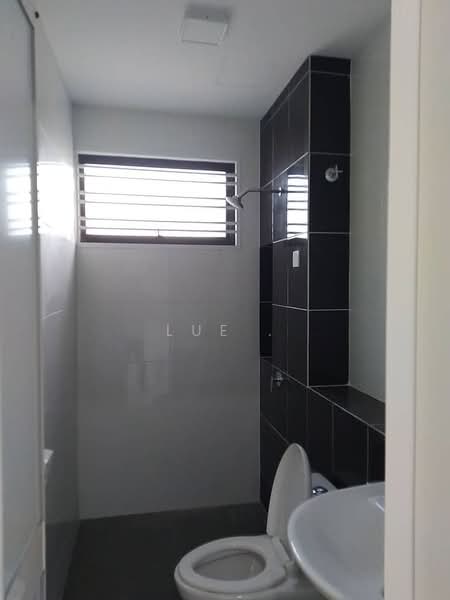 2-storey Terraced House for Sale in Shah Alam (Selangor) - Lue . - Bathroom - PropertyGuru.com.my