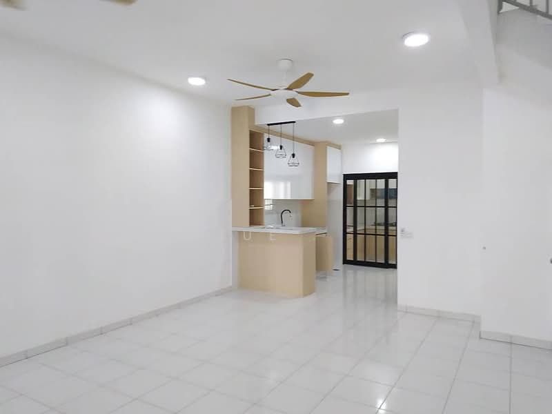 2-storey Terraced House for Sale in Shah Alam (Selangor) - Lue . - Living Room - PropertyGuru.com.my