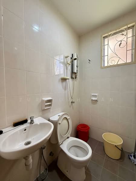 Semi-Detached House for Sale in Saujana Impian (Kajang) - Zuraidah Dan - Bathroom - PropertyGuru.com.my