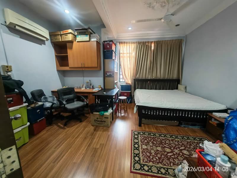 2.5-storey Terraced House for Rent in Tropicana Indah (Kota Damansara) - Kenny Voon - Bedroom - PropertyGuru.com.my