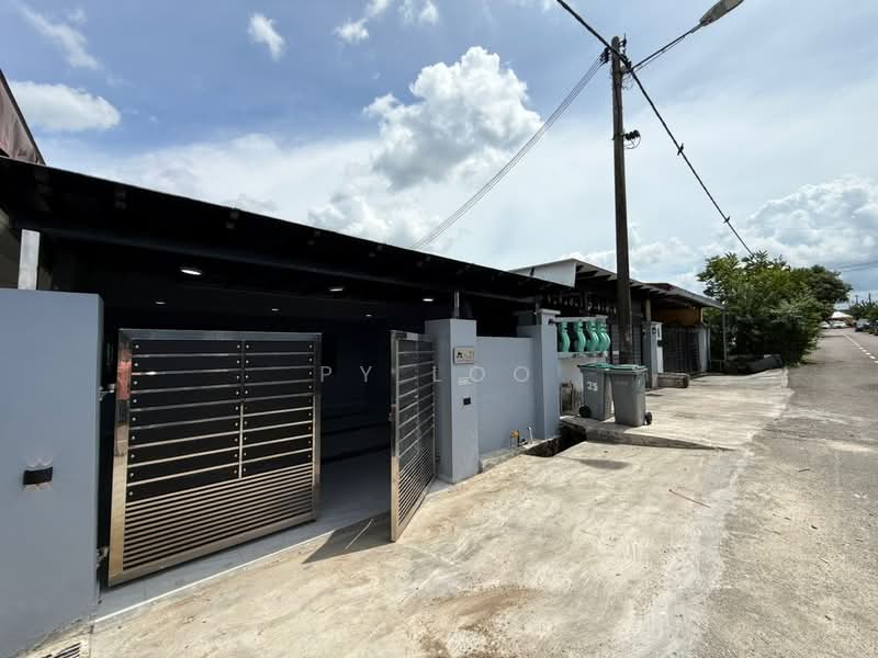 1-storey Terraced House for Sale in Batu Pahat (Johor) - PY Loo - PropertyGuru.com.my