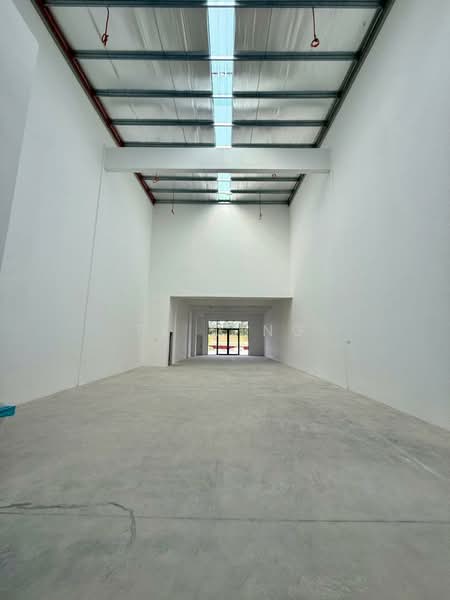 Factory for Rent in Akasia Business Park (Ulu Tiram) - TK Ding - Interior - PropertyGuru.com.my
