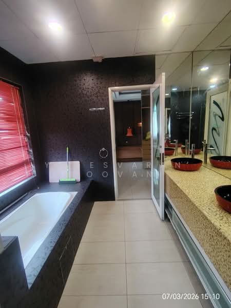 Semi-Detached House for Sale in Klang (Selangor) - Yogesvaran Poovan - Bathroom - PropertyGuru.com.my