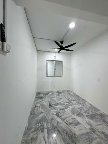 Desa 13 Bandar Country Homes , Rawang untuk Untuk Dijual - RM 500,000, Mac 2026 - Interior - PropertyGuru.com.my