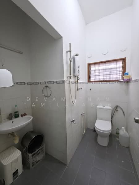 1-storey Terraced House for Sale in Seksyen 10 (Petaling Jaya) - Devamuthan Tamilarasan - Bathroom - PropertyGuru.com.my