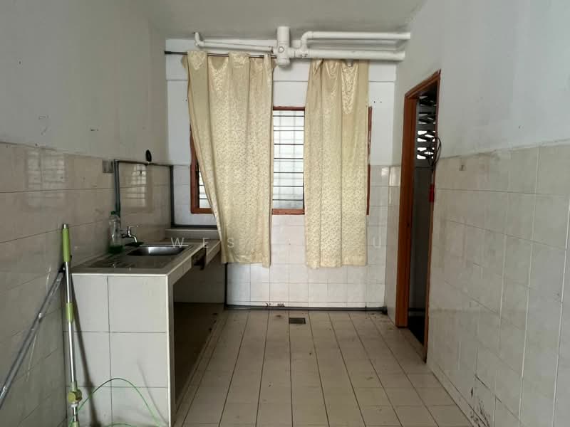 Condominium for Sale at Pelangi Indah Condominium - Wesley Fu - Kitchen - PropertyGuru.com.my